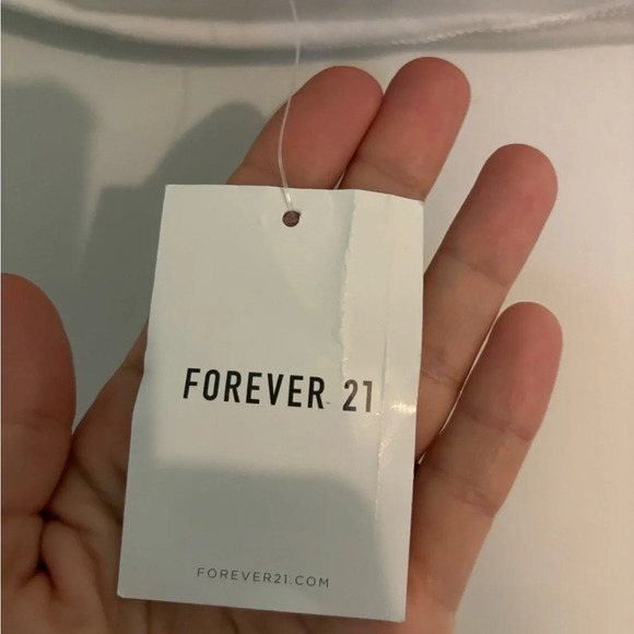 NWT Barbie x Forever 21 Malibu Barbie Graphic Cropped Halter Top Pink Trim - Picture 2 of 7